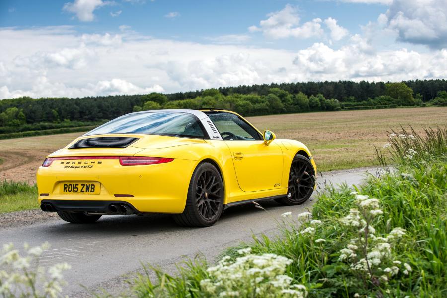  Porsche 911 Targa 4 GTS 2015 года  (UK) (фото 2 из 6)